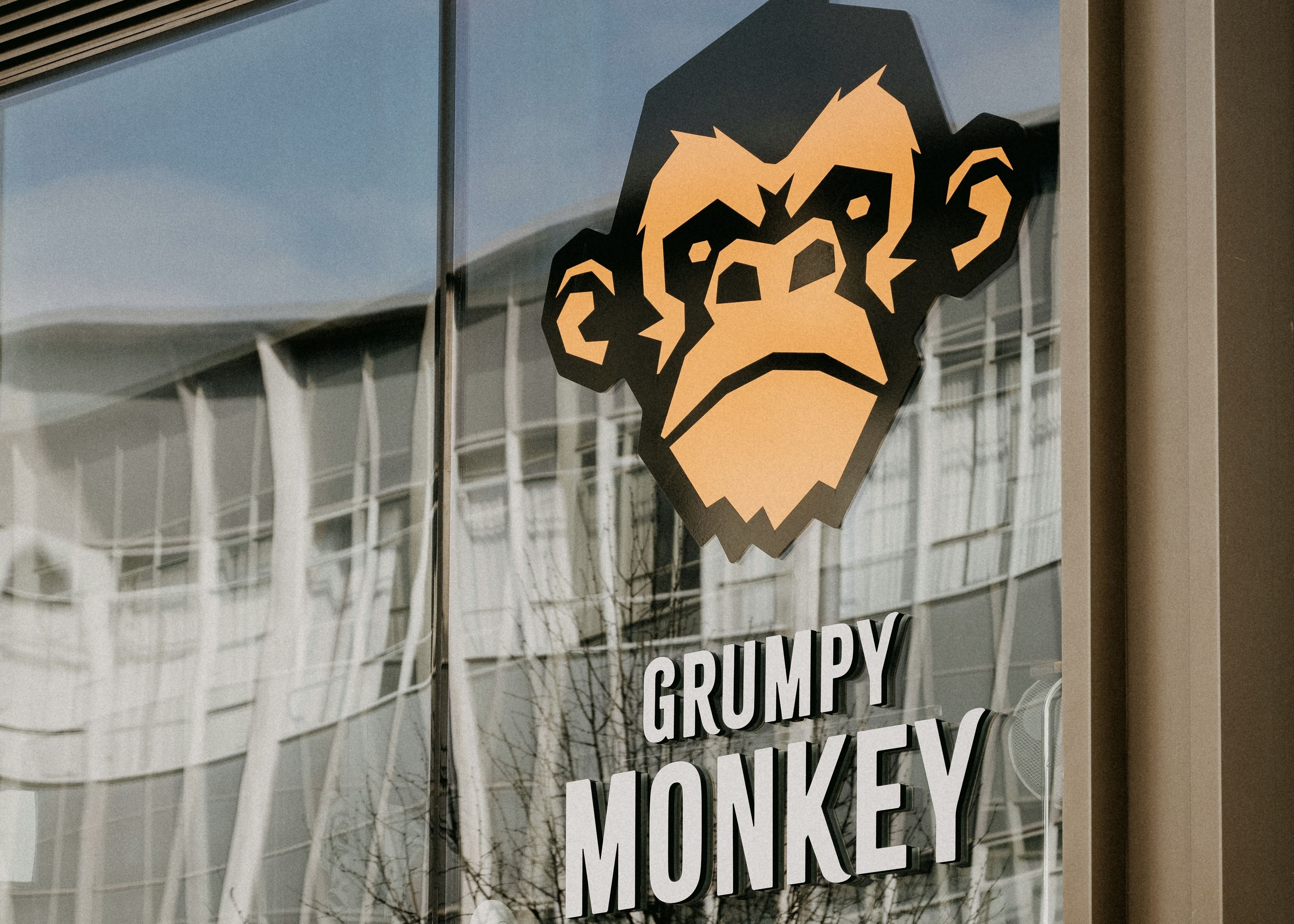 Building signs in Tampa